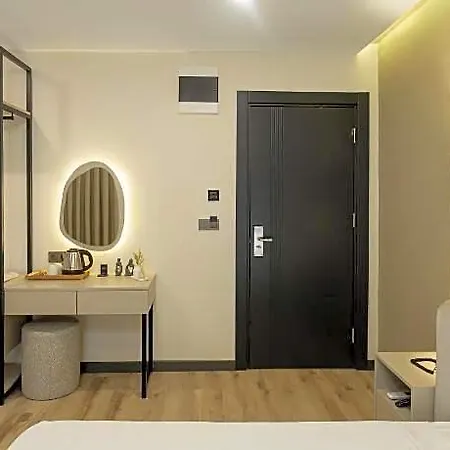 Hotel Fora Lara 3*