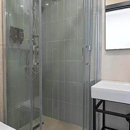 Fora Lara Hotel