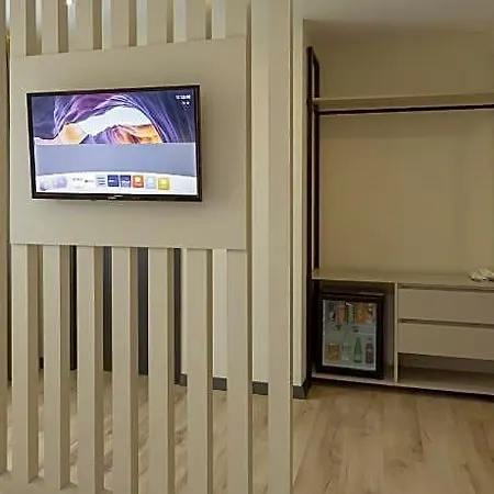 Hotel Fora Lara 3*
