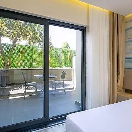 Hotel Fora Lara
