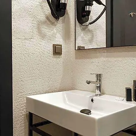 Fora Lara Hotel