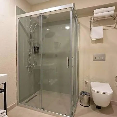 Hotel Fora Lara 3*